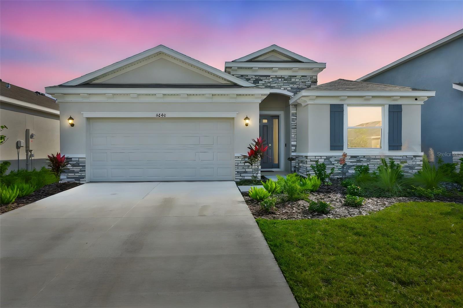 5640 SILVER MOONLIGHT DR