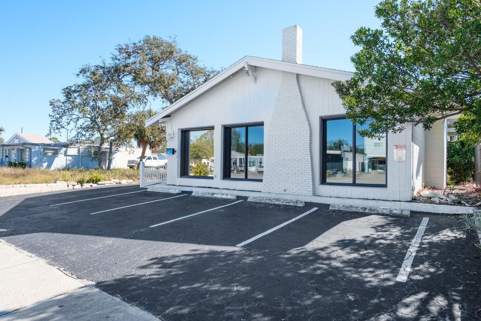 3848 Central Ave, St Petersburg, FL 33711