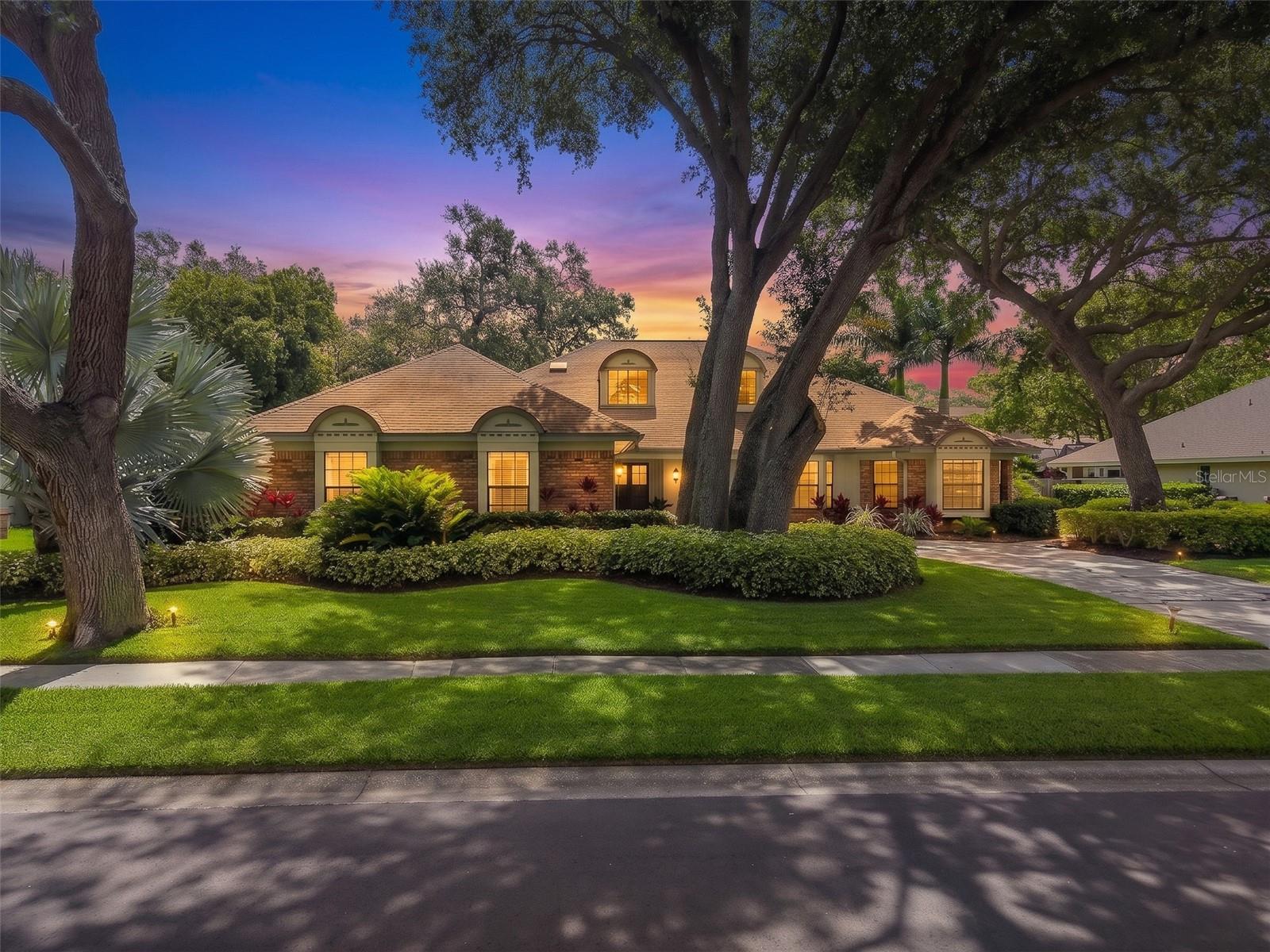 276 SHEFFIELD CIR W