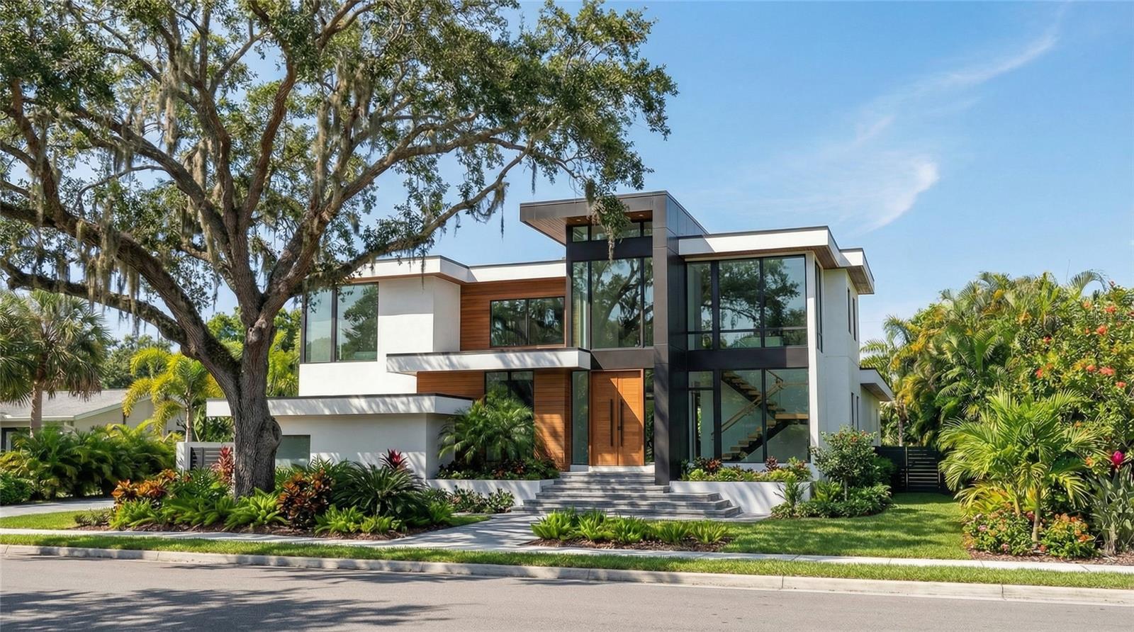 5002 W Poe Ave