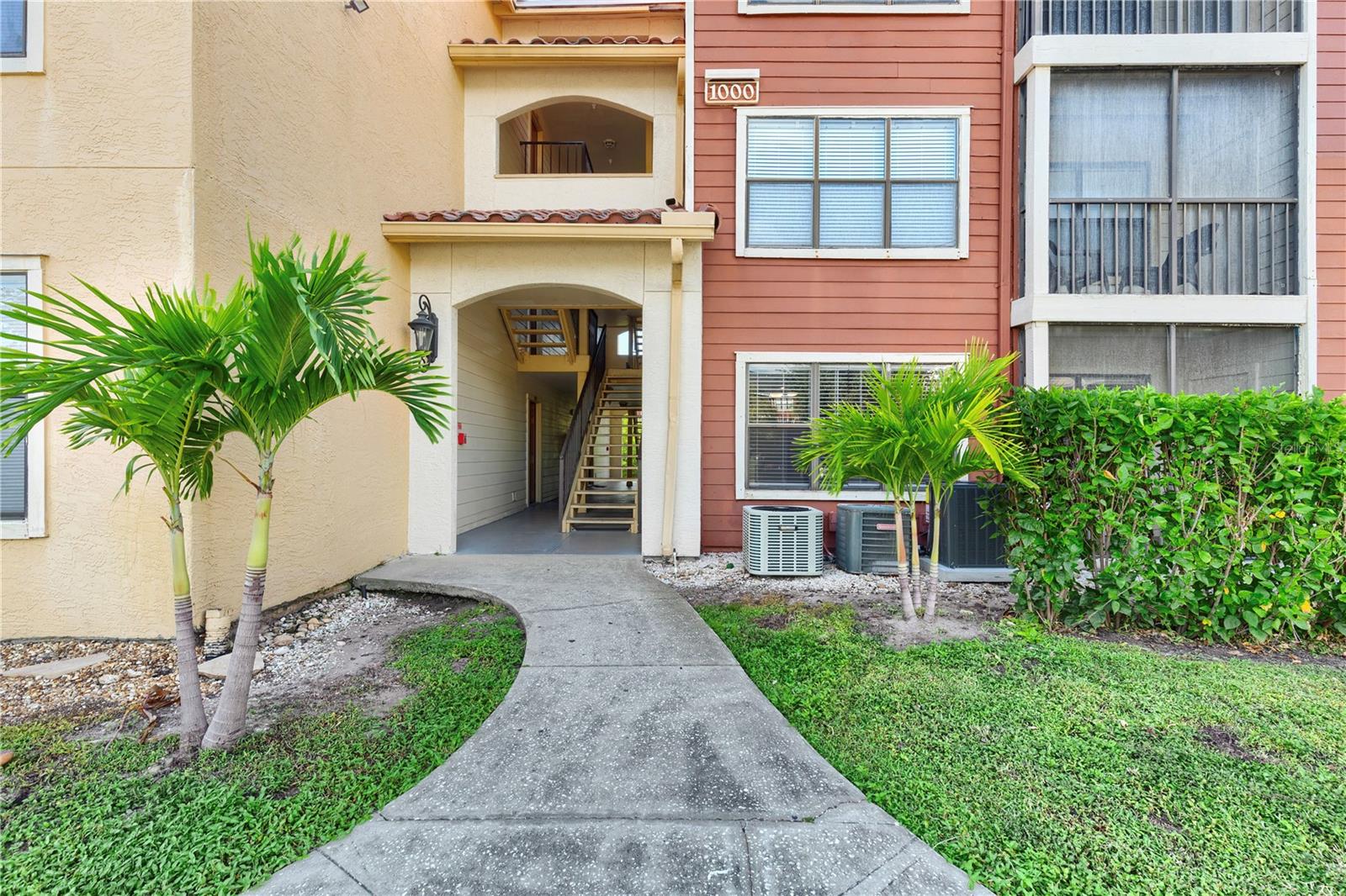 11901 4th St N 10104