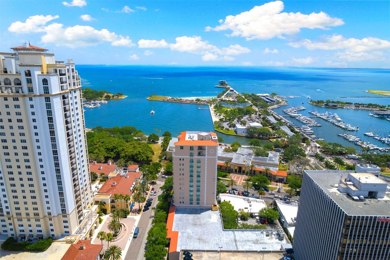 288 Beach Dr NE 9b
