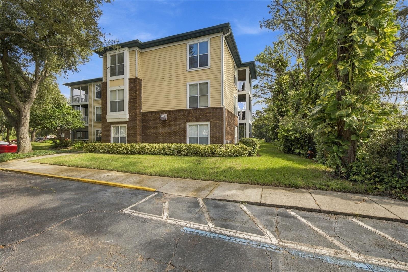 10020 Strafford Oak Ct 914