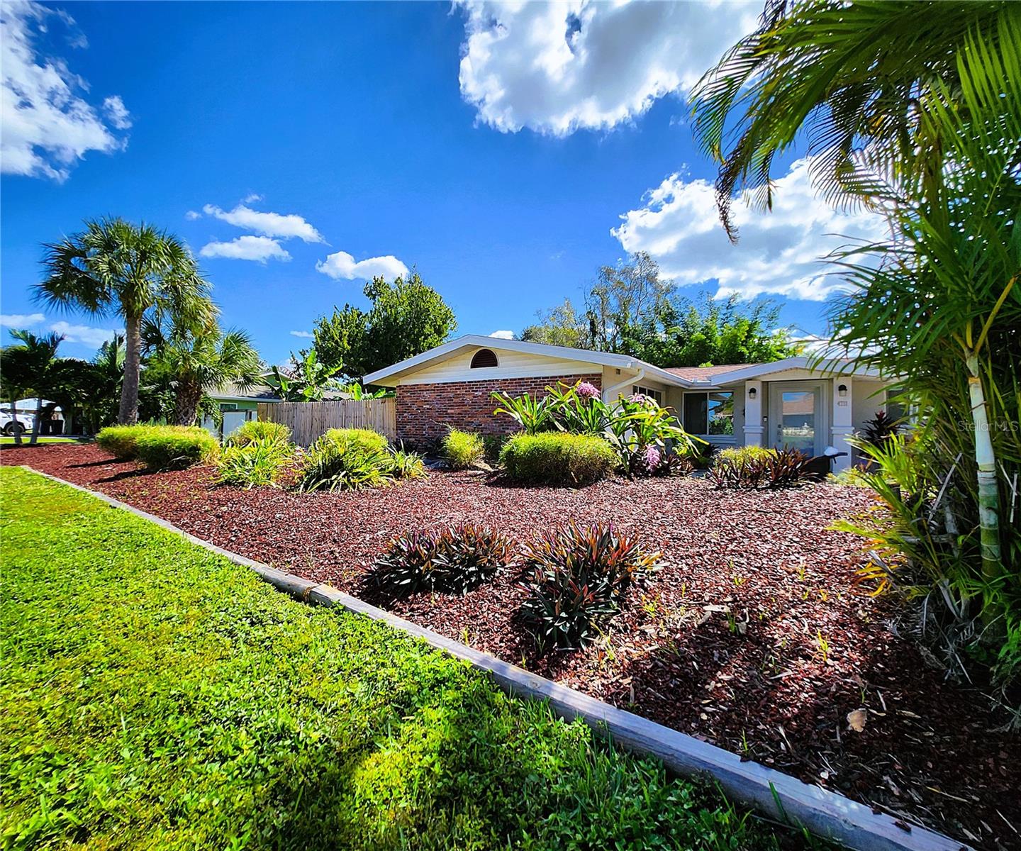 4711 26th Ave W
