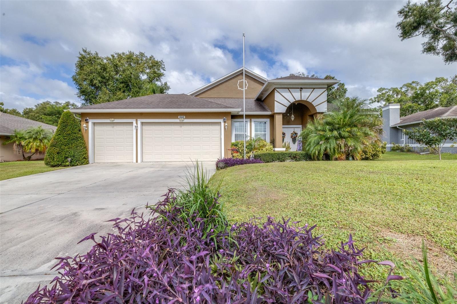3949 Lake Joyce Dr