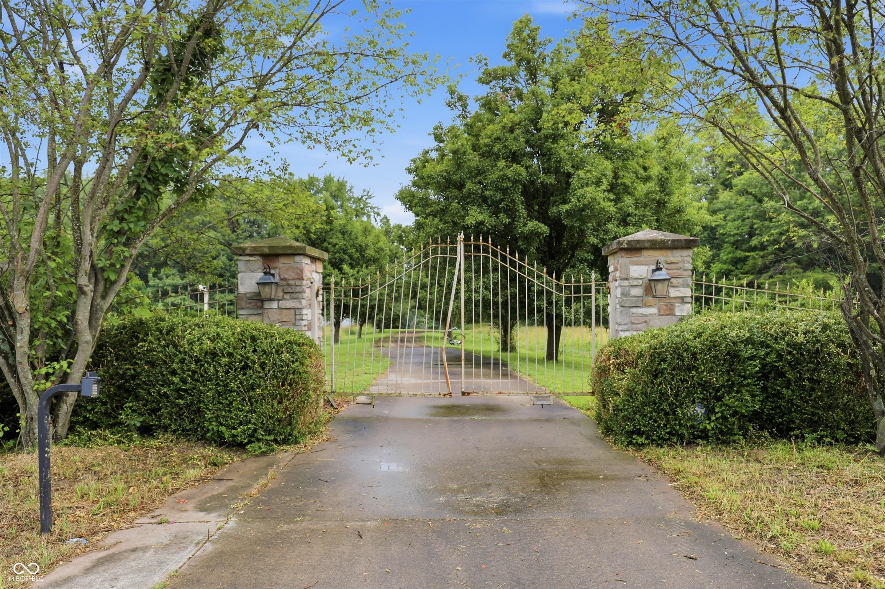 1577 E State Road 42