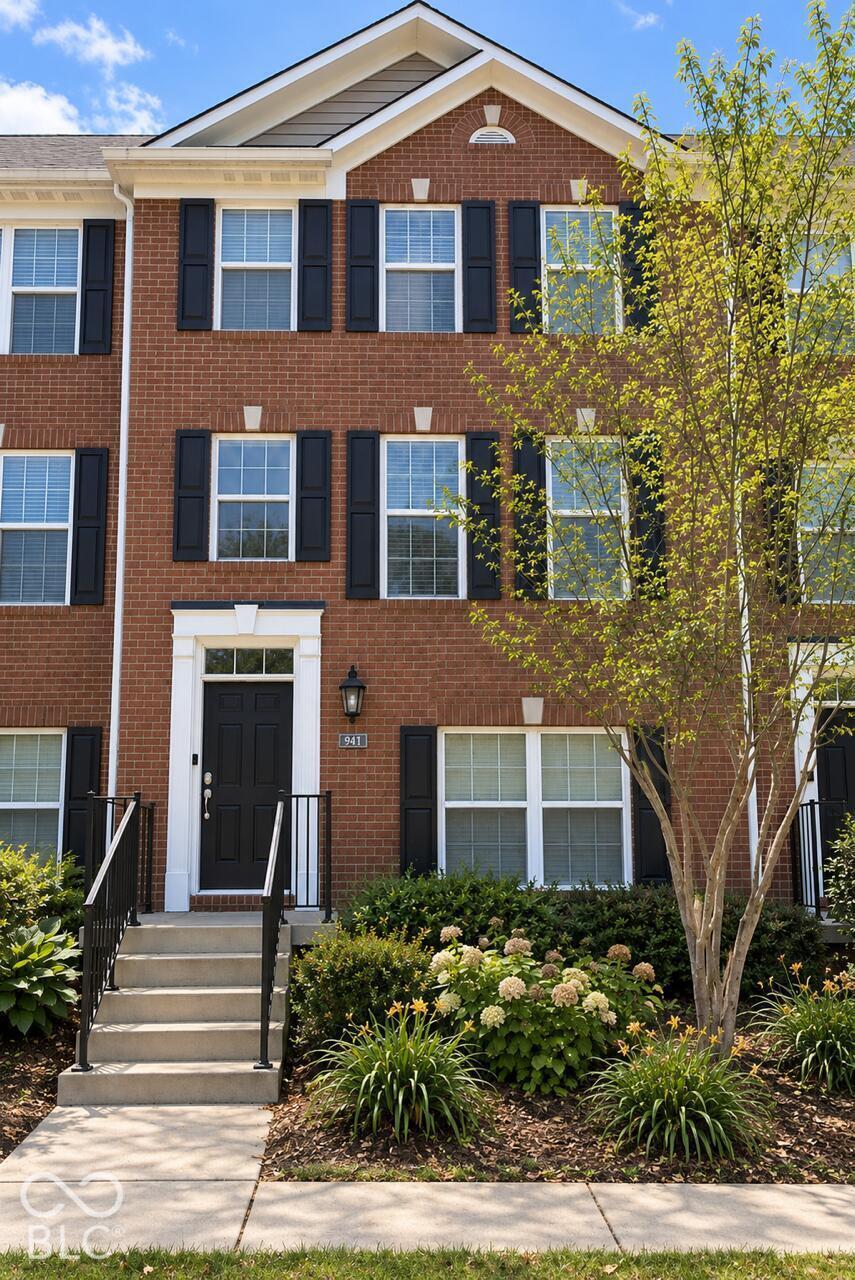 941 Rosalind Place