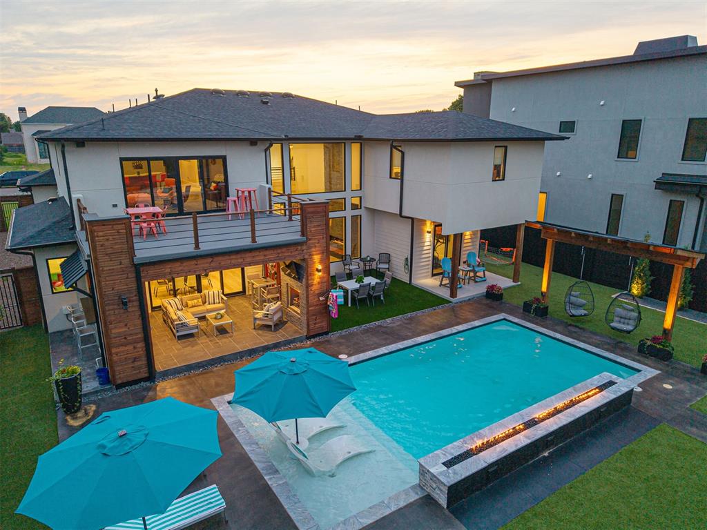2824 Guilford Lane