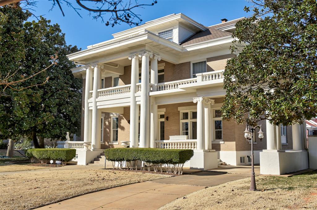 1801 N Hudson Avenue