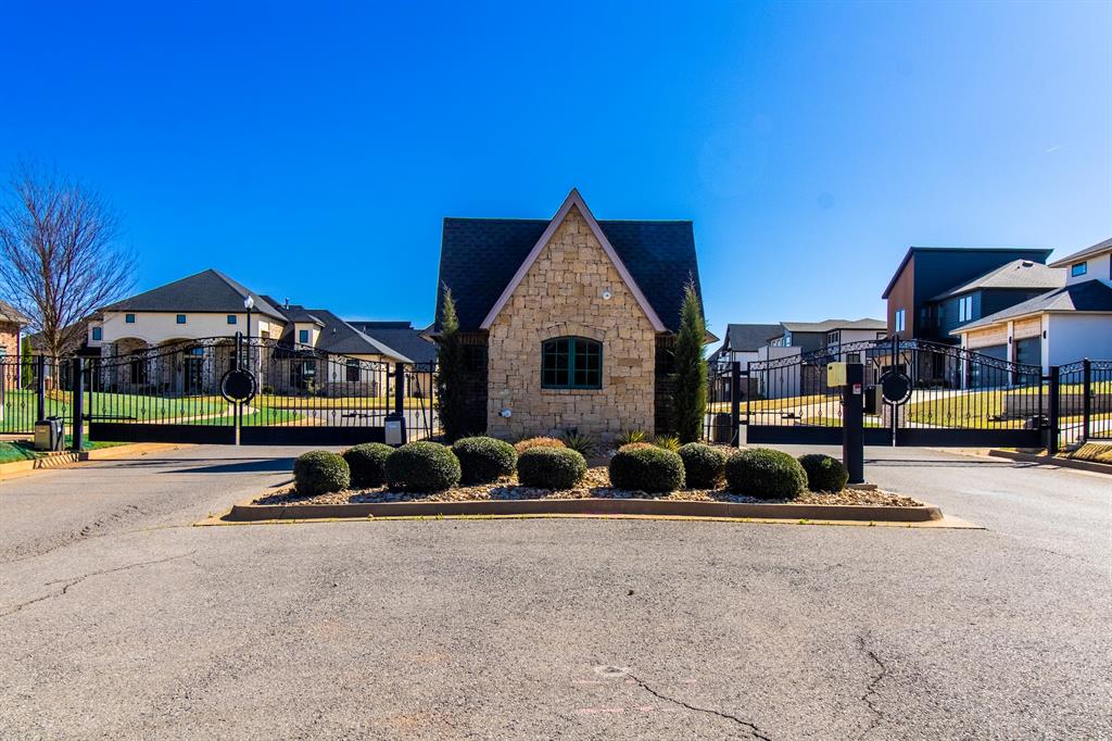 13400 Emerald Island Dr, Oklahoma City, OK 73142
