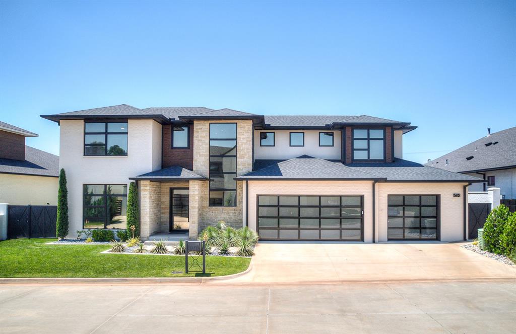 15613 Woodleaf Lane