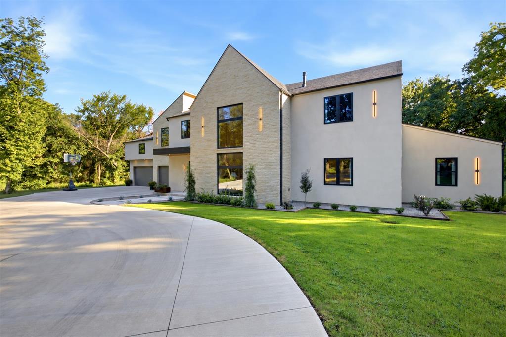3320 Arrowhead Court