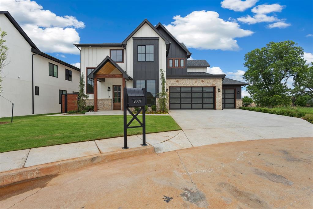 2009 Colonial Way