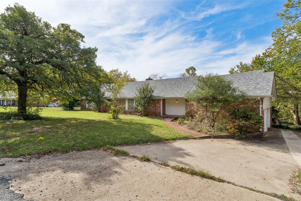 3216 E Maxwell Drive