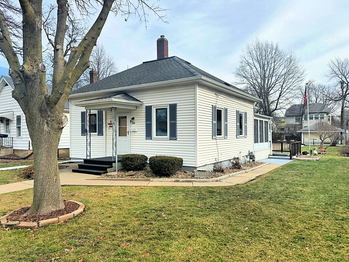 509 S Bloomington Street