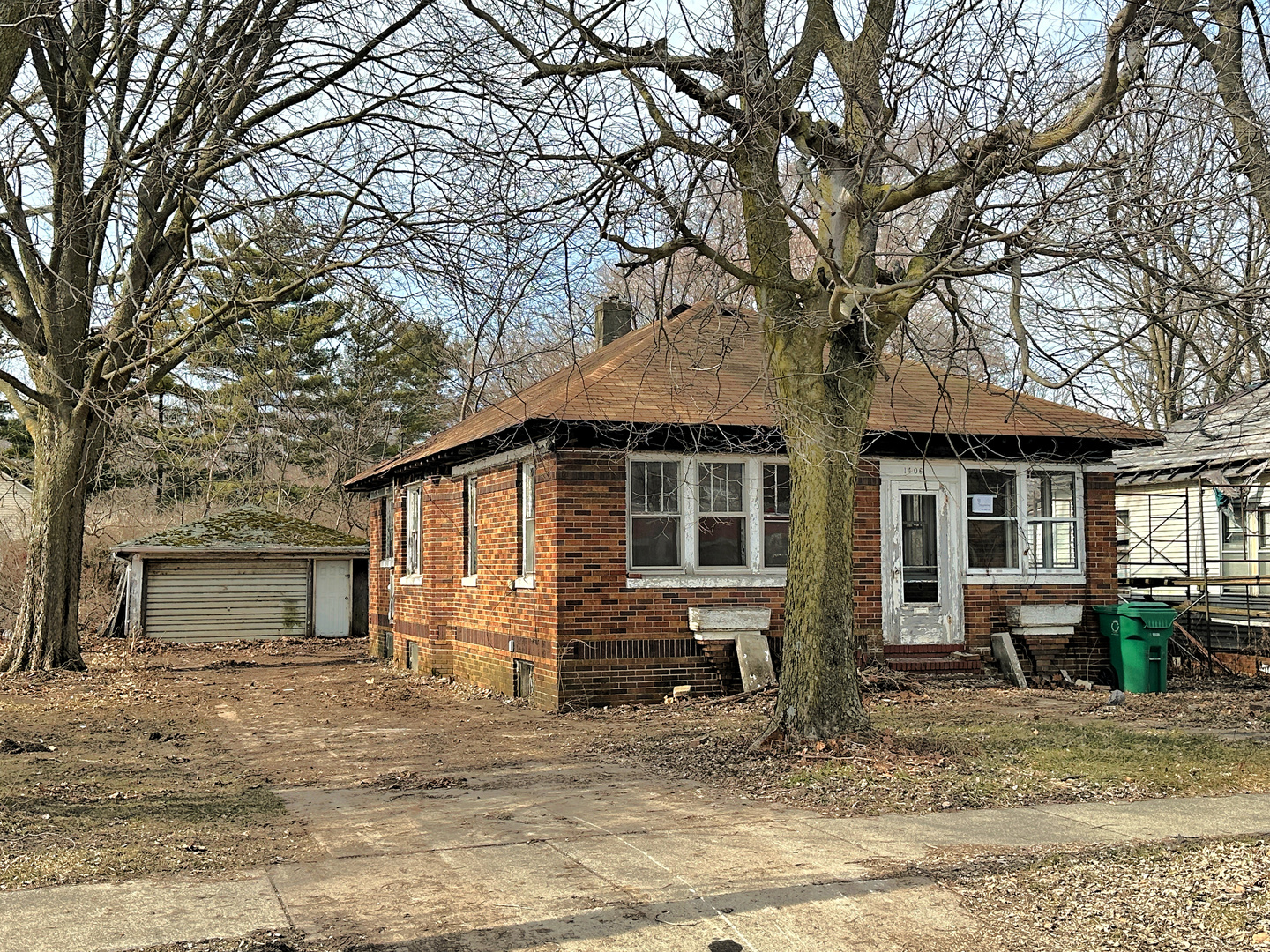 1406 S Bloomington Street