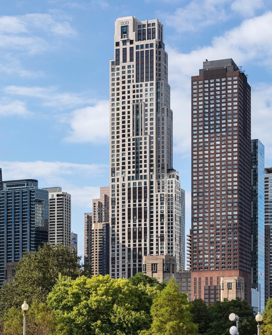 451 E Grand Avenue Unit: 4702