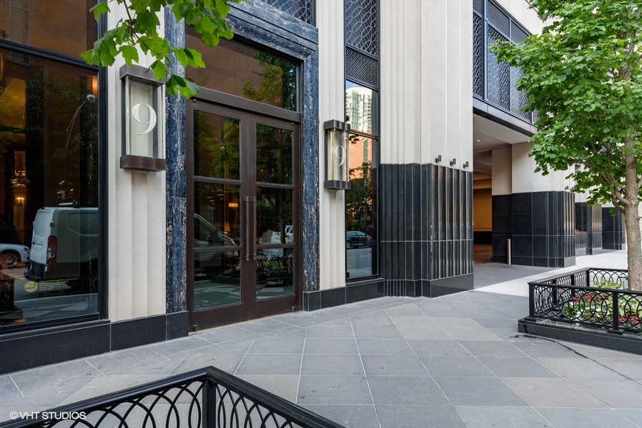 9 W Walton Street Unit: 1201