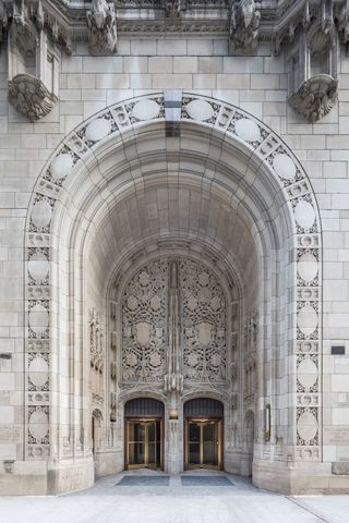 435 N Michigan Avenue Unit: 1301