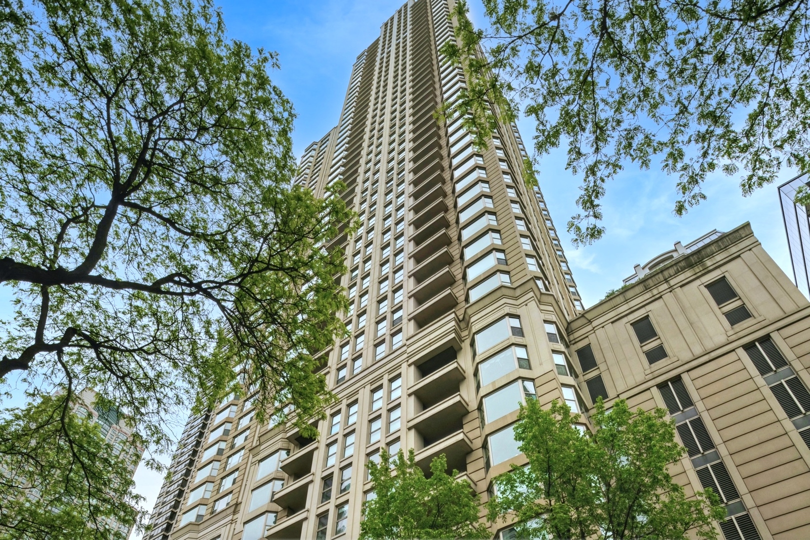 25 E Superior Street Unit: 1801