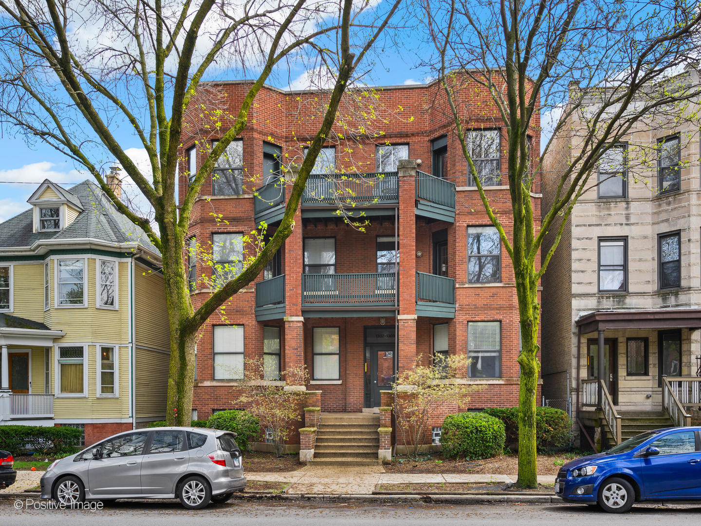 1309 W Foster Avenue Unit: 2W