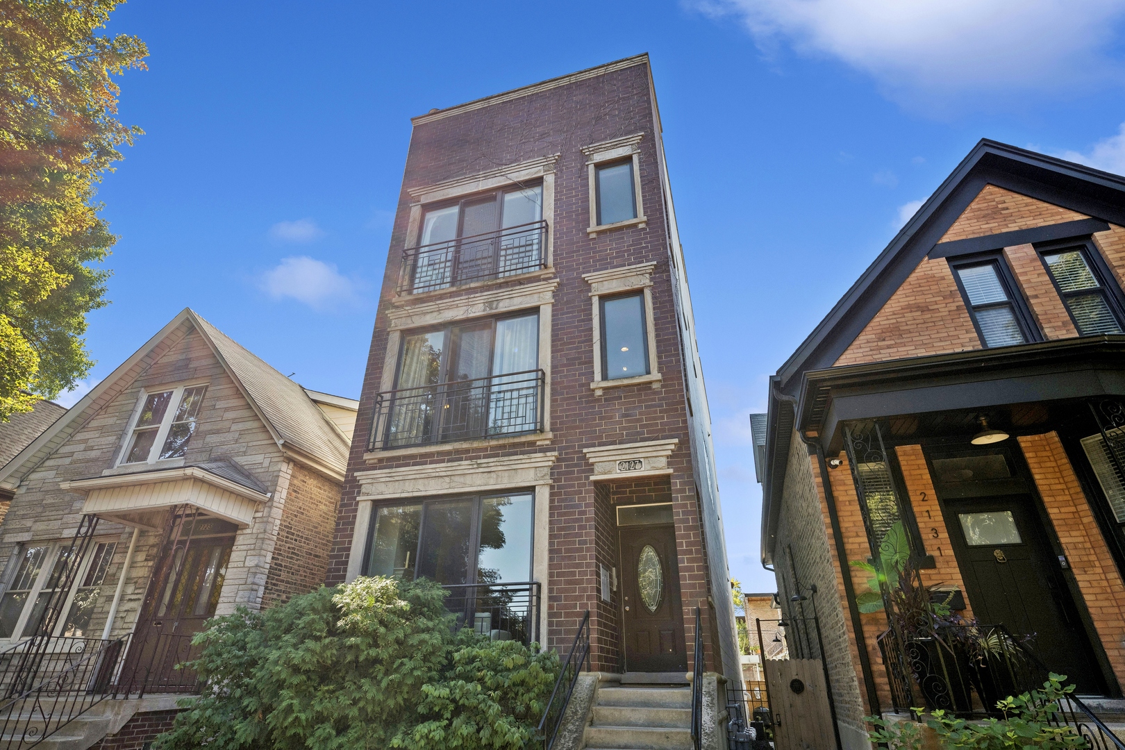 2127 W Walton Street Unit: 1