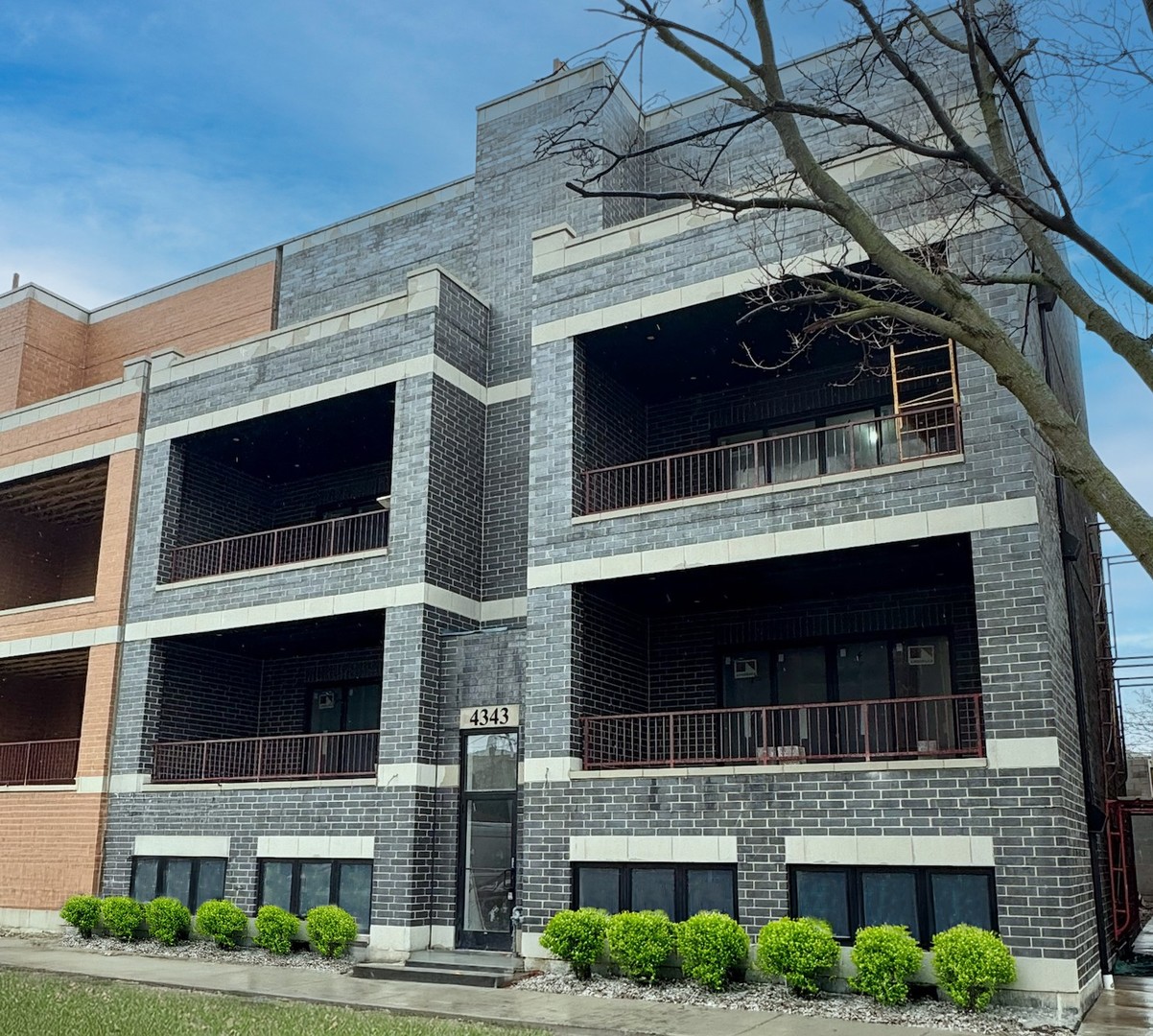 4343 N Richmond Avenue Unit: 1S