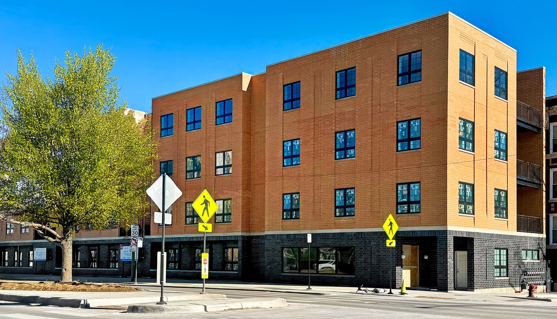 1548 W Ardmore Avenue Unit: 4C