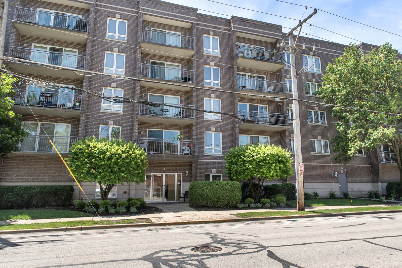 1477 E Thacker Street Unit: 202