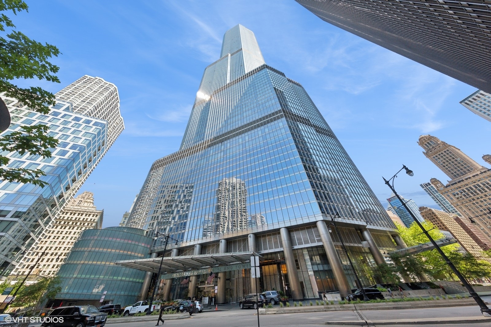 401 N WABASH Street Unit: 33A