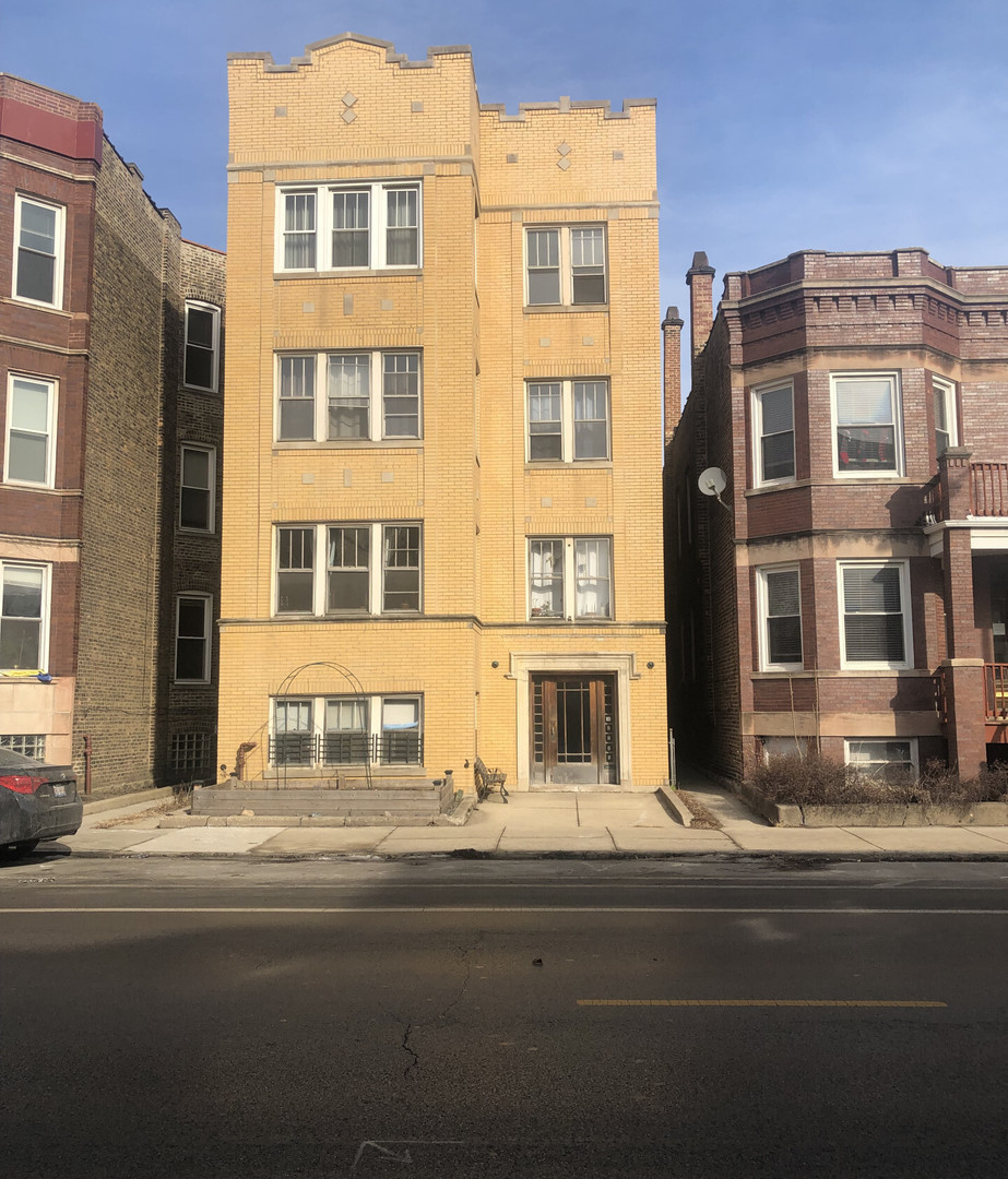 2244 W Augusta Boulevard