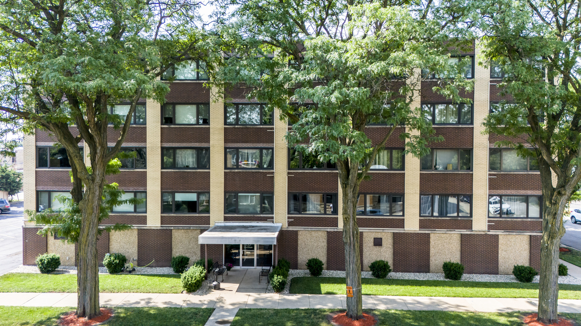 5925 W Gunnison Street Unit: 103