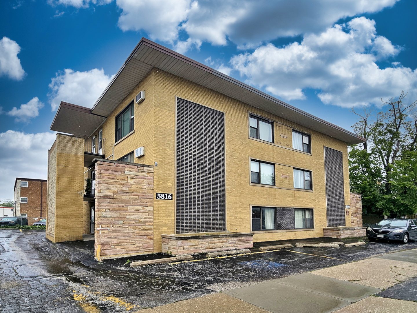 5816 N Nagle Avenue Unit: B