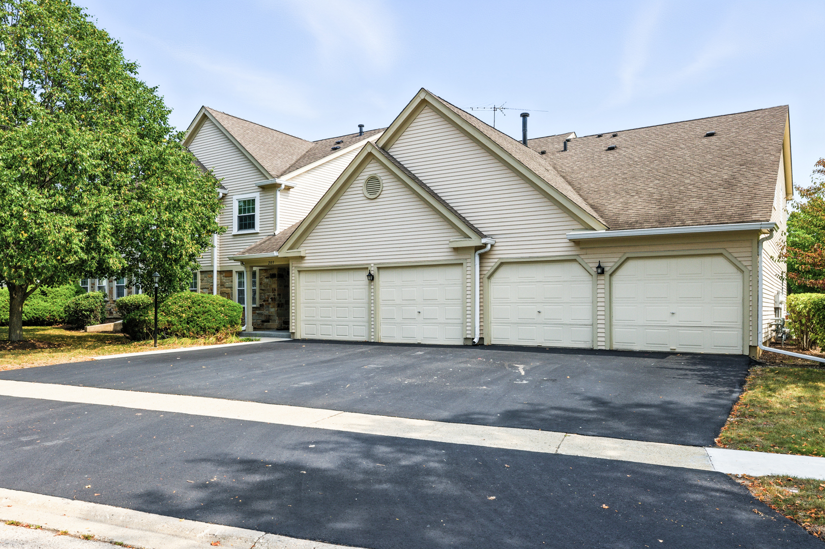 205 Glasgow Lane Unit: V1