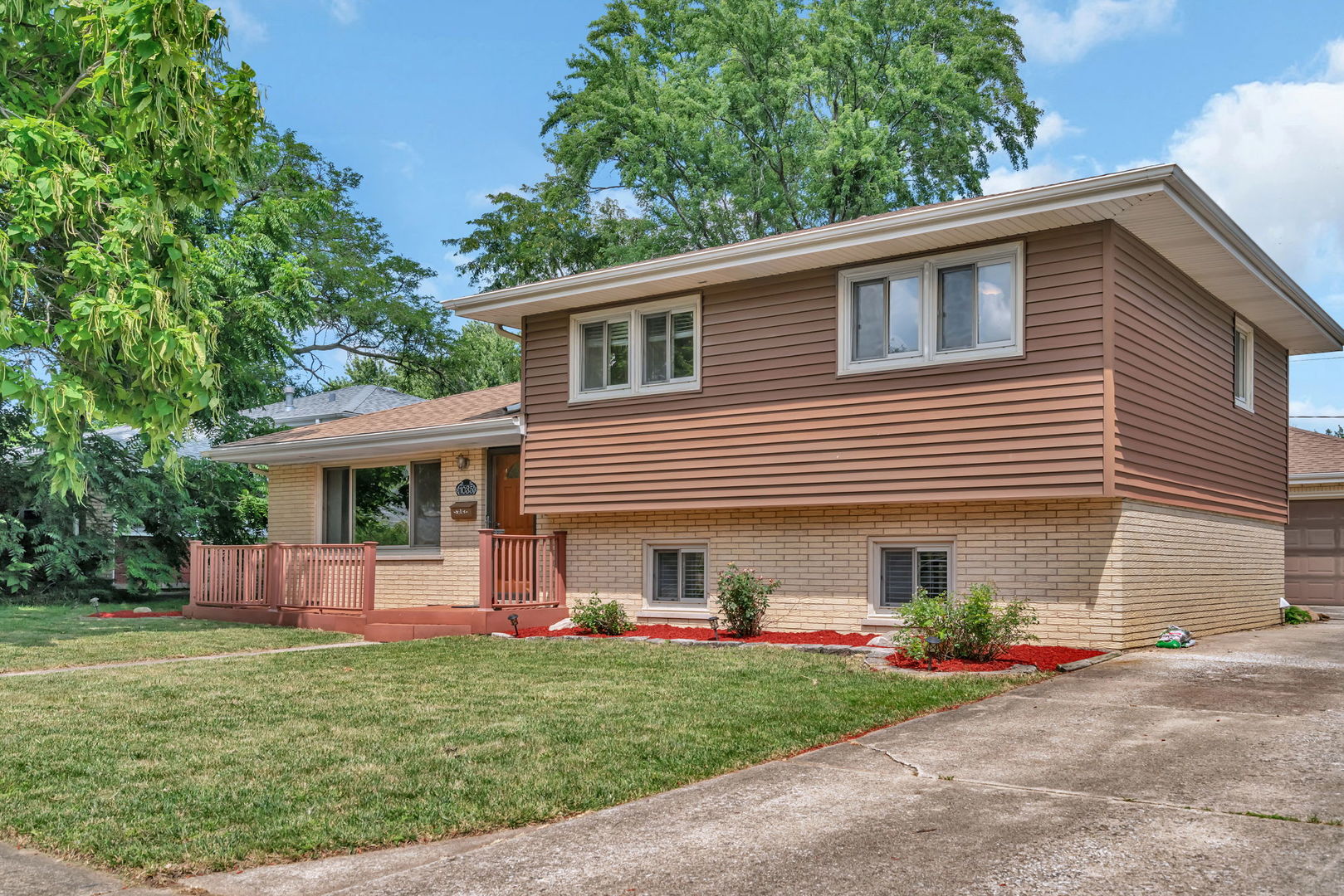 1035 Walter Street