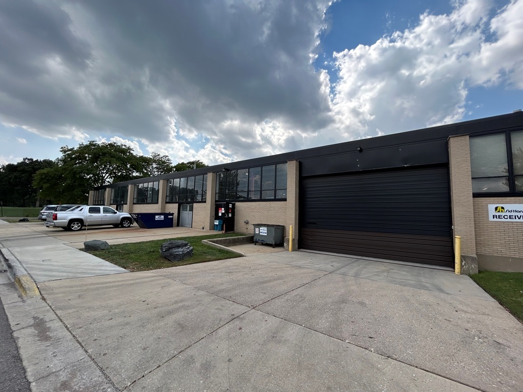 4242 W Bryn Mawr Ave, Chicago, IL 60646
