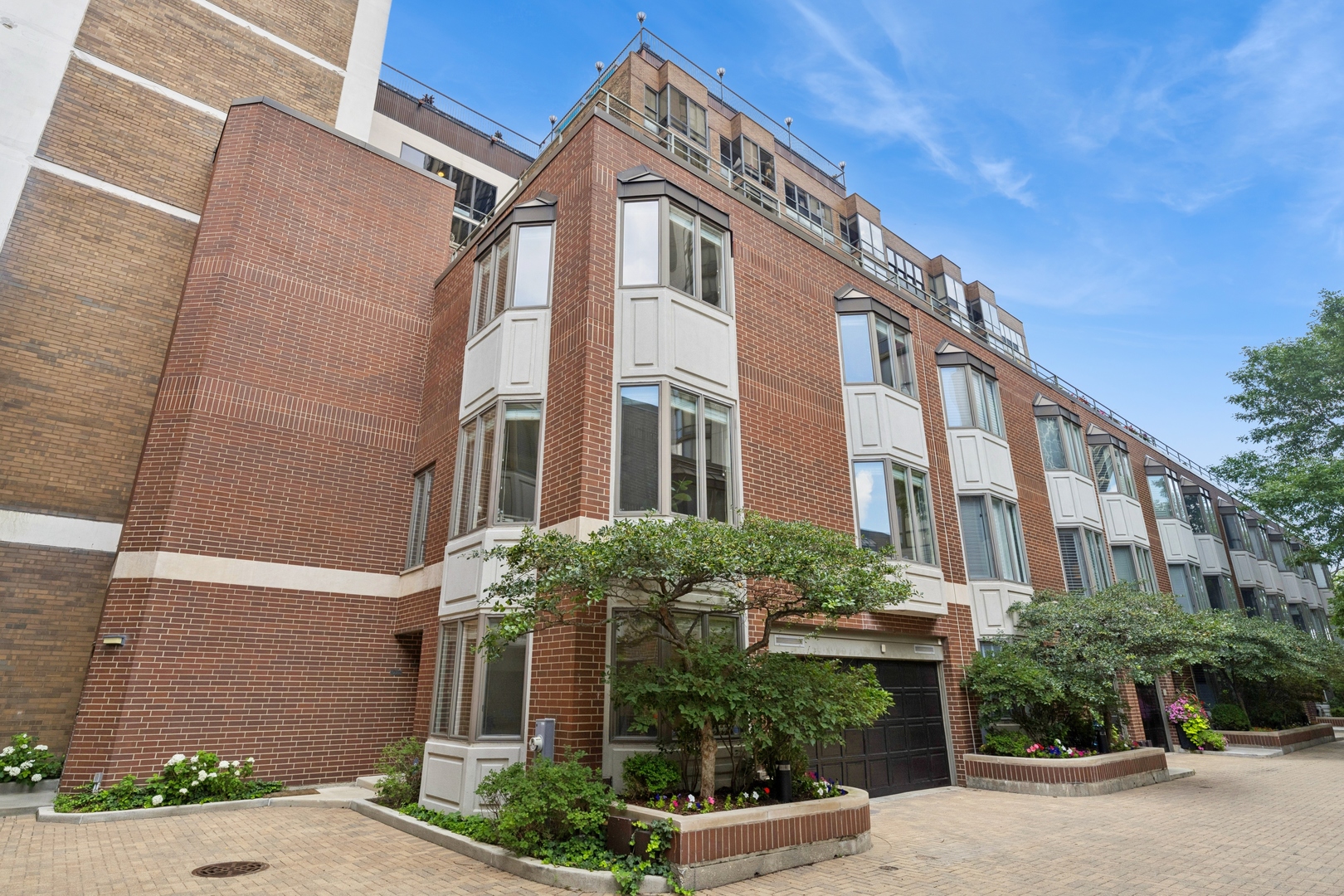 1740 N Clark Street Unit: 1730