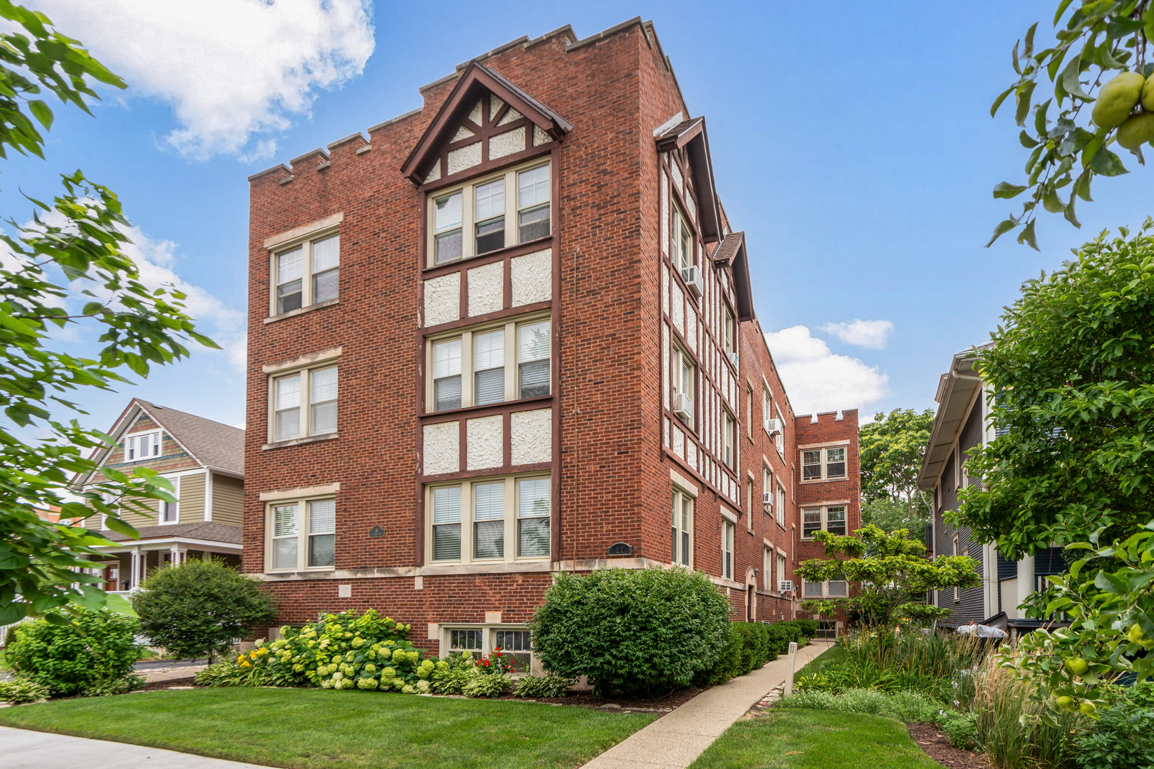 11 S 6th Avenue Unit: 1B