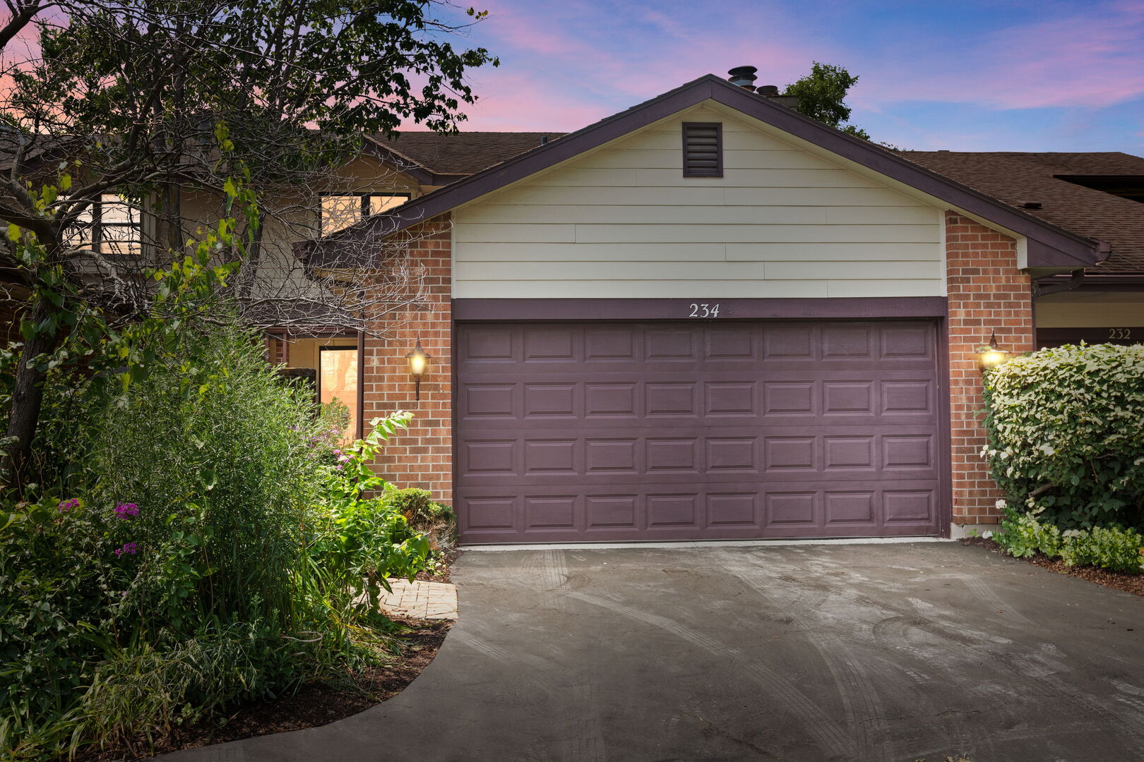 234 W Grant Village Street