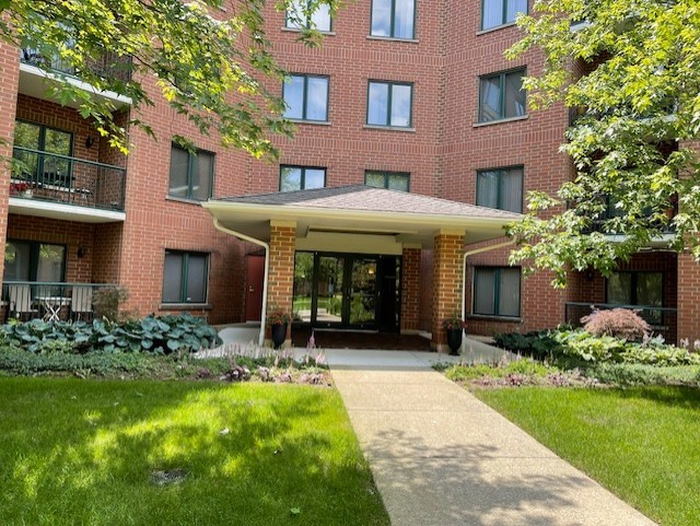 865 E 22nd Street Unit: 124