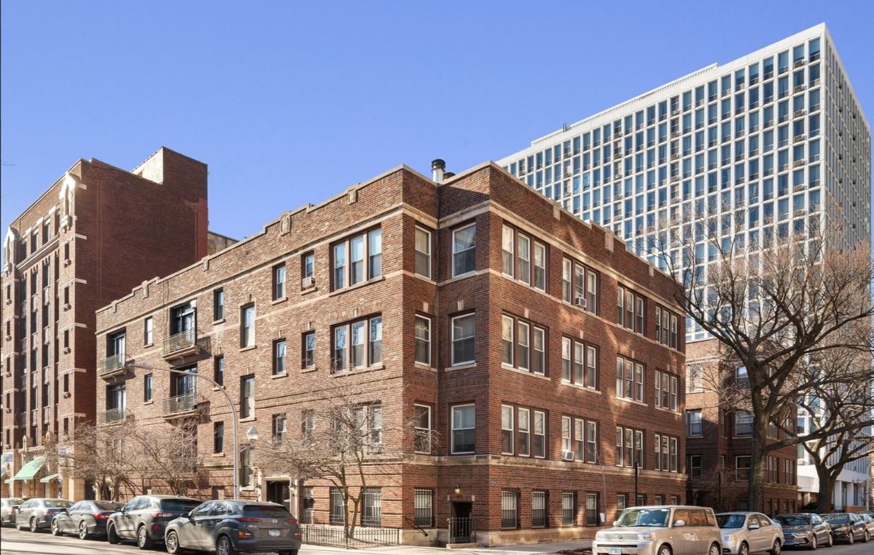 3638 N Pine Grove Avenue Unit: G2