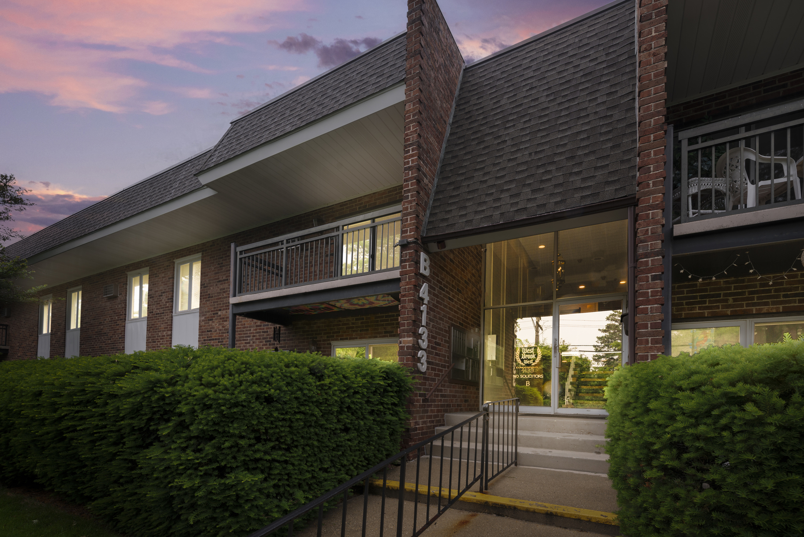 4133 Saratoga Avenue Unit: B-220