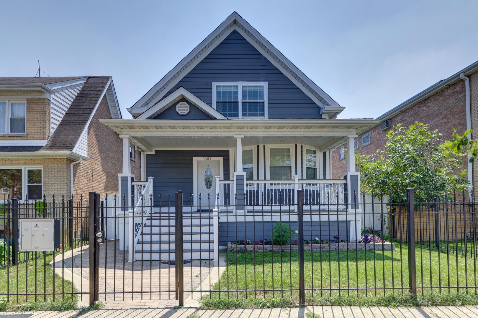 5351 W Foster Avenue W