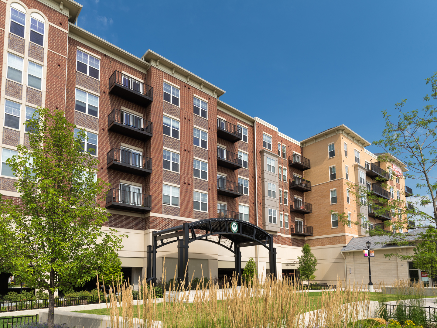 255 N Addison Avenue Unit: 426