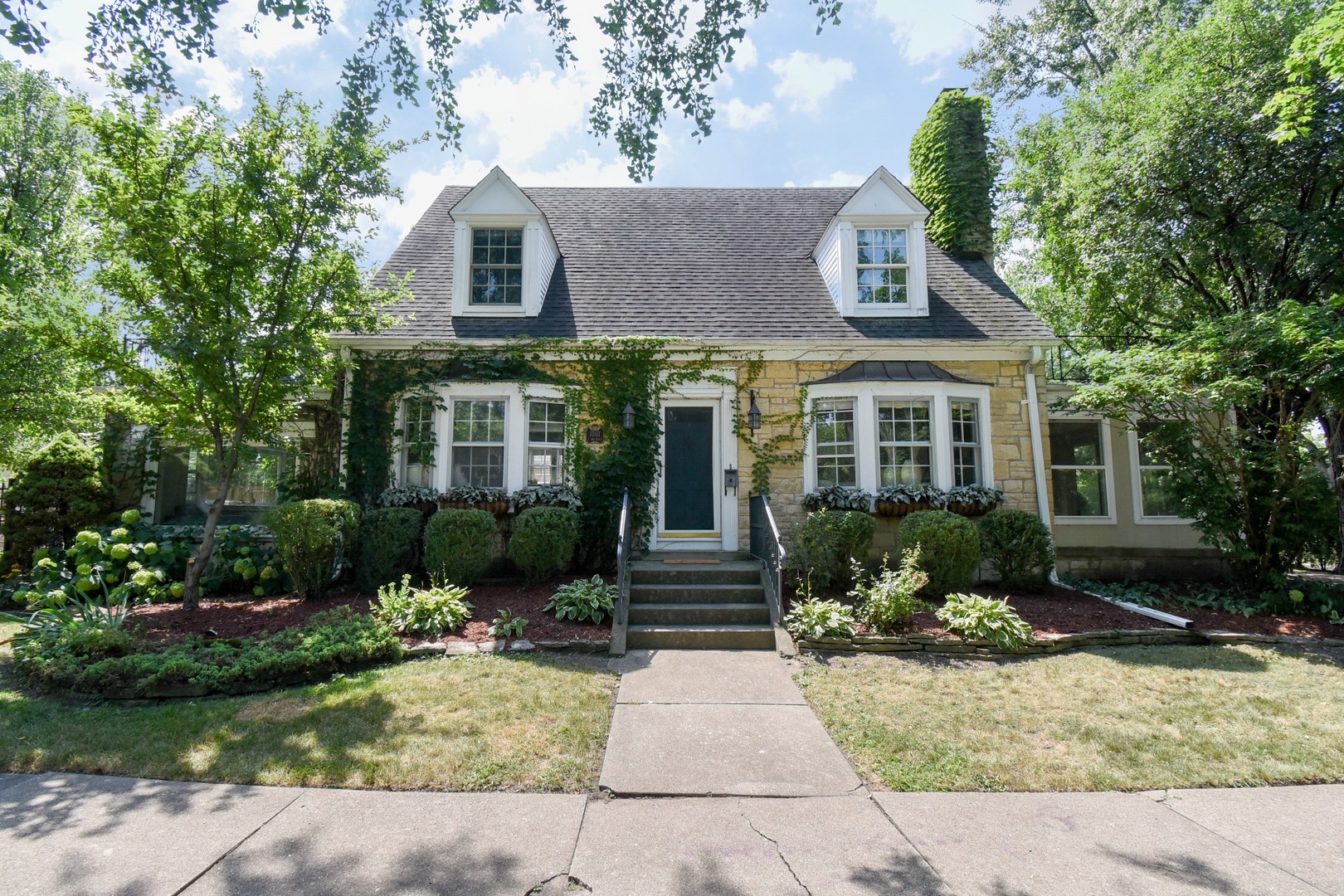 1001 S Brainard Avenue