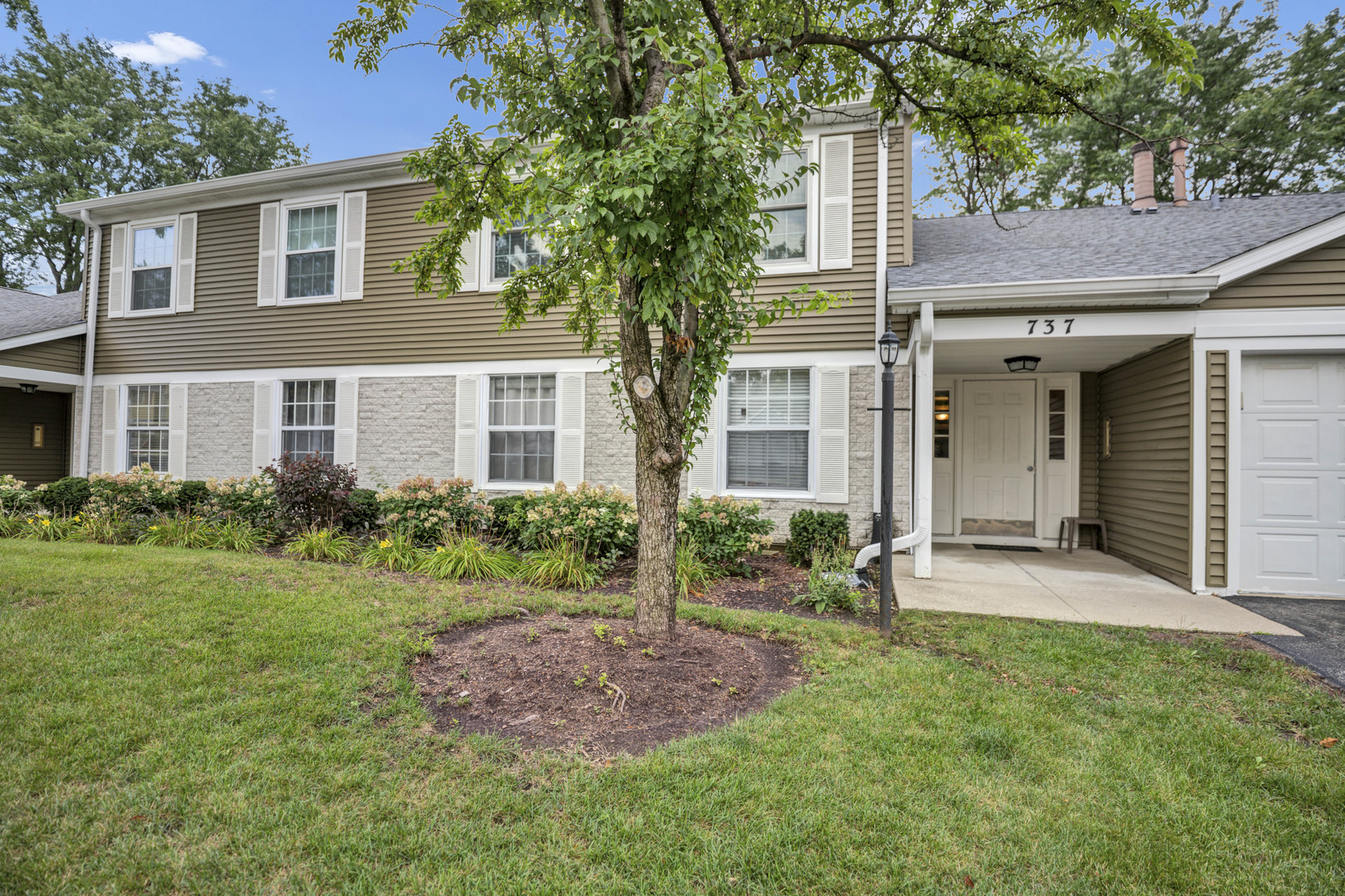 737 CANDLERIDGE Court Unit: D2