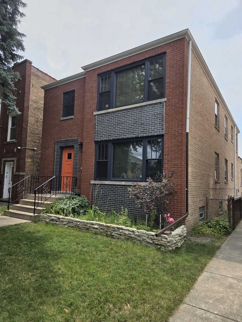 5842 N Mulligan Avenue Unit: 2