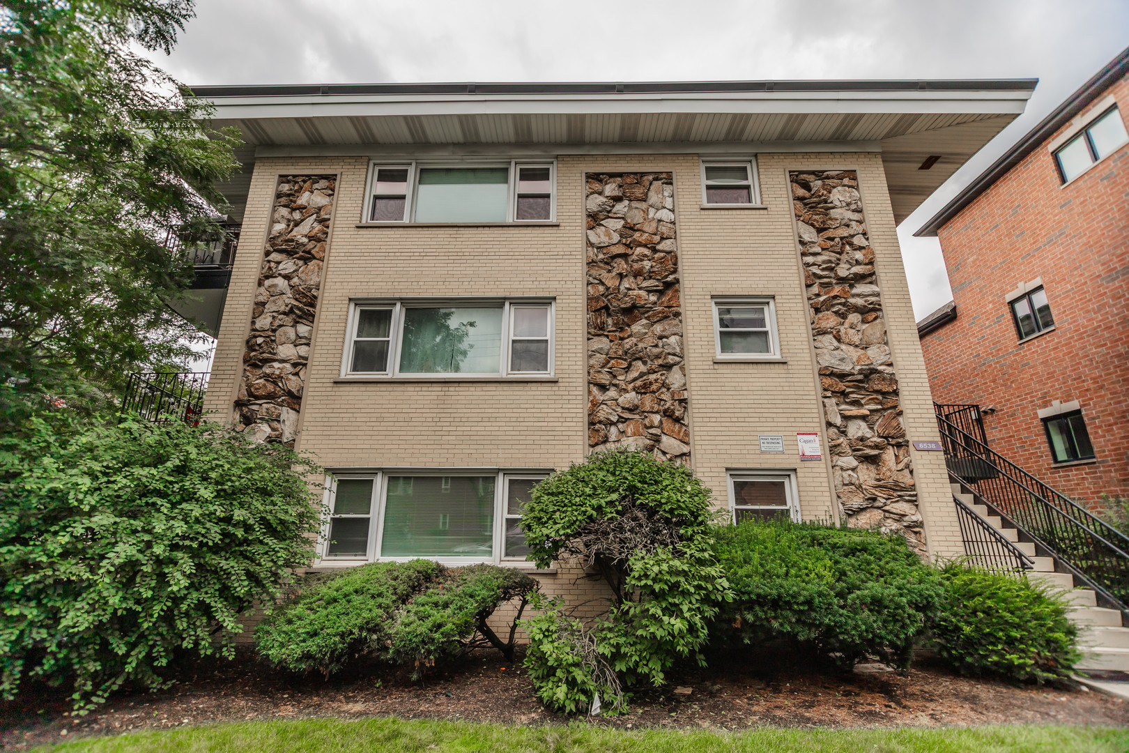 6538 N NORTHWEST Highway Unit: 2I