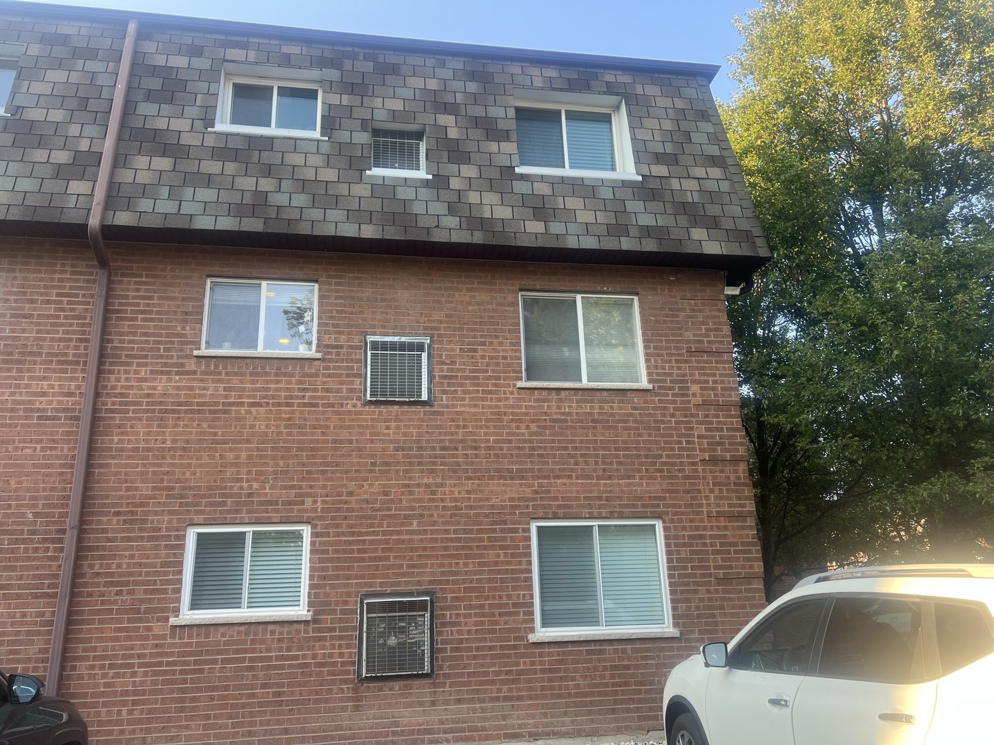 9352 Bay Colony Drive Unit: 2E