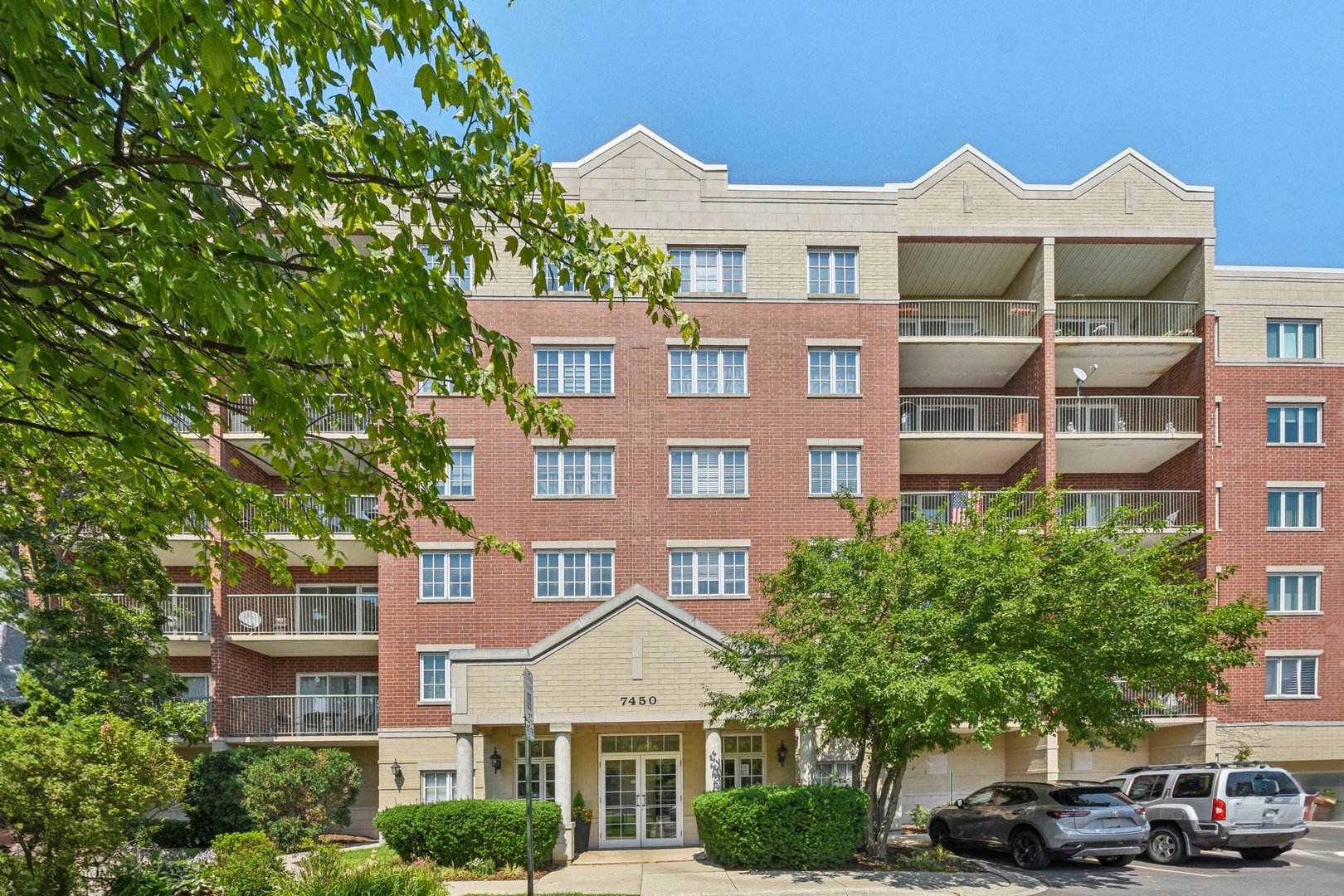 7450 Lincoln Avenue Unit: 203